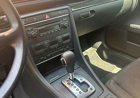 Audi A4 2.0 multitronic -