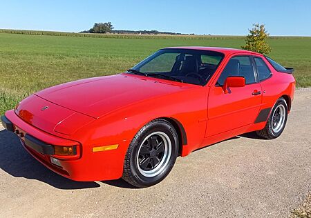 Porsche 944