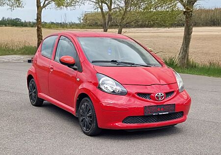Toyota Aygo (X) Aygo 5 Türer . Ideale Fahrzeug für Anfänger.
