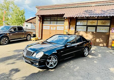 Mercedes-Benz E 63 AMG *NAVI*XENON*VOLLAUSSTATTUNG*SERVICE NEU