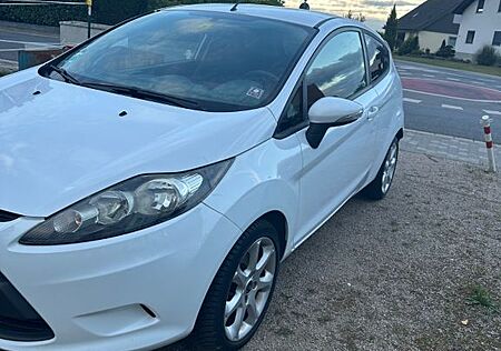 Ford Fiesta 1,25 81 PS, Klima,Servo, Alu, TÜV 07.2027