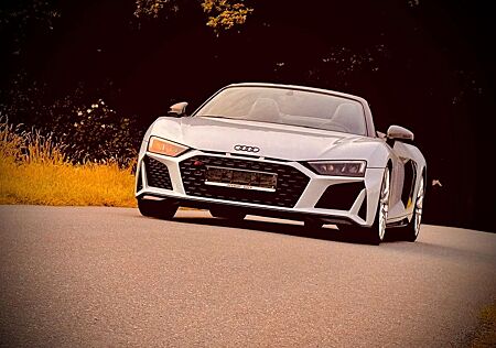 Audi R8 5.2 FSI performance Stron. quat. Spyder