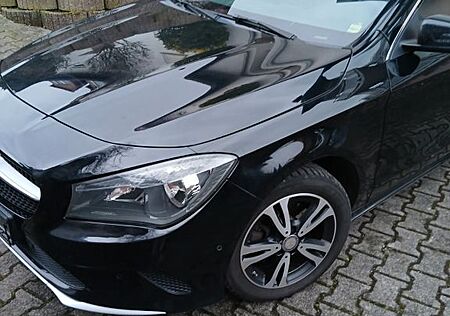 Mercedes-Benz CLA 200 Shooting Brake CLA 200 d 4MATIC DCT ...