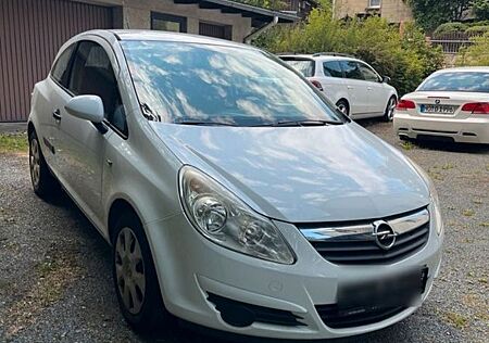 Opel Corsa D TÜV 7/27 / 12 x Bereift
