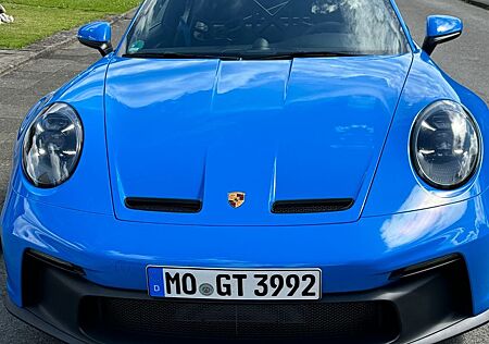 Porsche 992 GT3 GT3 in shark Blue, Sport mit Lift