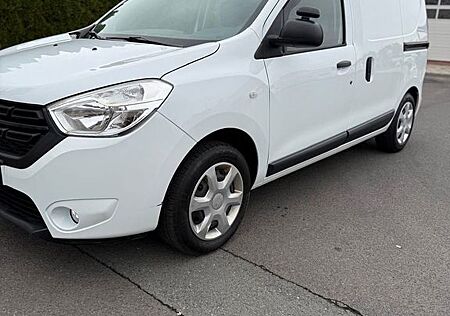 Dacia Dokker /1.Hd/WoMo Ausbau/Festbett/Kühlschrank/WC