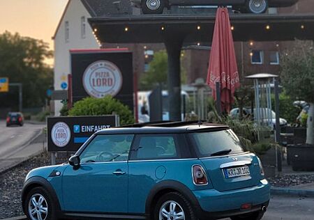 Mini Cooper Blauer R56 mit Panoramadach!