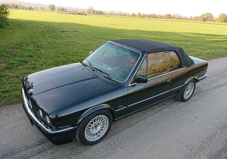 BMW 325i Cabrio E30 mit cardinalrotem Leder +perfekt