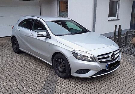 Mercedes-Benz A 180 Style, Klima, Teilleder, Sitzh. Alu