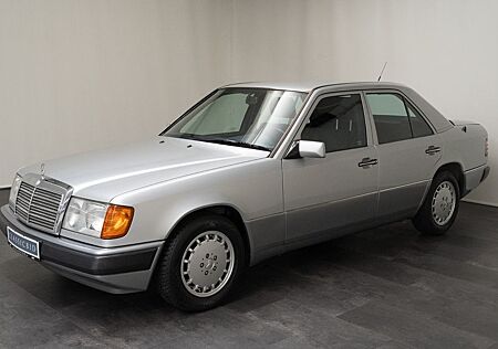 Mercedes-Benz 260 E