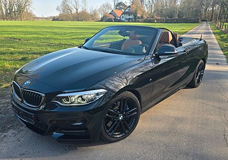 BMW 240 M240i Cabrio LED ! Leder ! Neuwertig ! 2.Hd