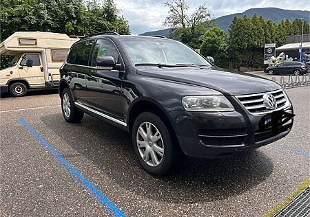 VW Touareg Volkswagen 3.0 V6 TDI Standard