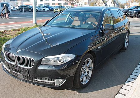 BMW 530d xDrive/Navi/Leder/SHZ/Panorama/Soft-Close