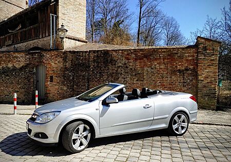 Opel Astra TwinTop Cabrio, Leder, neue Michelin