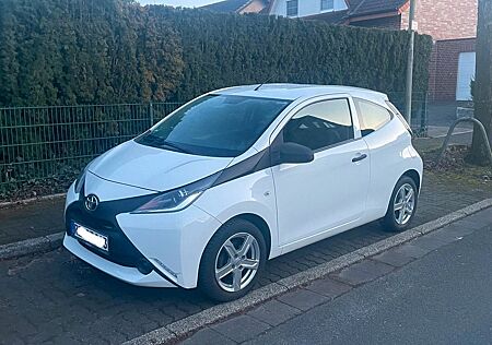 Toyota Aygo (X) Aygo zu verkaufen