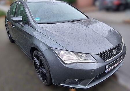 Seat Leon +STYLE+225/40-18ALU+KLIMA+GRA+WINTER+MFL+AHK