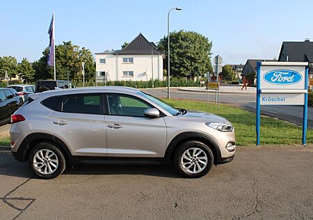 Hyundai Tucson 2.0l CRDi Blue Style 2WD+Navi+Winter P.