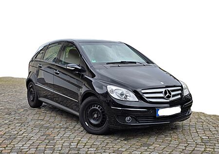 Mercedes-Benz B 200 CDI - Harman Kardon;Dynavin9;Sportpaket