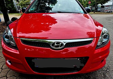 Hyundai i30 1.6 CRDi 66 kW Classic KLIMA AHK TÜV 03.2027