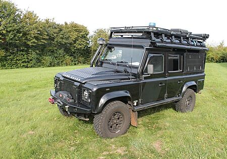 Land Rover Defender 110 Td4 Station Wagon SVX Limited E...