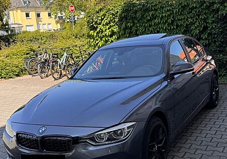 BMW 320i Advantage Advantage