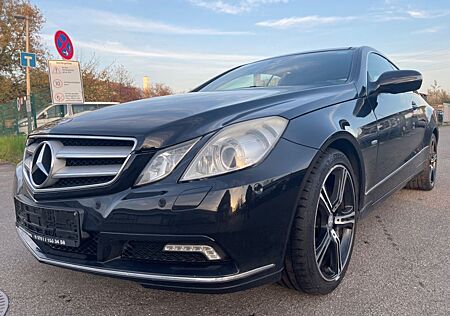 Mercedes-Benz E 250 Coupe CGI BlueEffici./Panorama./Automatik