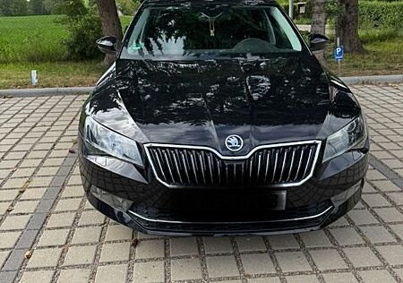 Skoda Superb 2.0 TDI DSG Style Combi Style