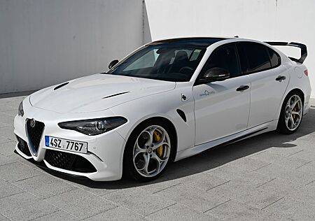 Alfa Romeo Giulia gebraucht kaufen Alfa Romeo Giulia 2.9 V6 Quadrifoglio 375KW 2/17