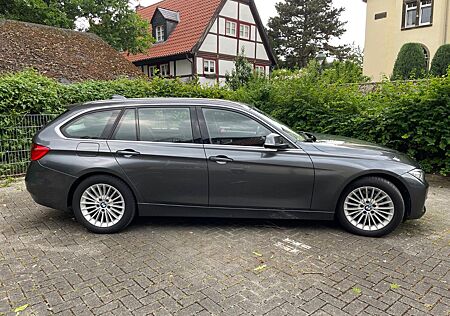 BMW 320d xDrive Touring Luxury Line Luxury Line