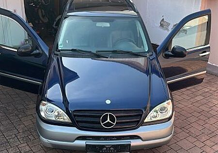 Mercedes-Benz ML 320 -