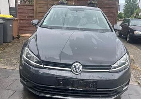 VW Golf Volkswagen 1.0 TSI Trendline / 1.Hand