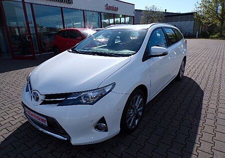 Toyota Auris Touring Sports Hybrid Edition Standheizung