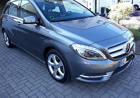 Mercedes-Benz B 180 BlueEFF. Edition1 Sportpaket, Leder, Xenon