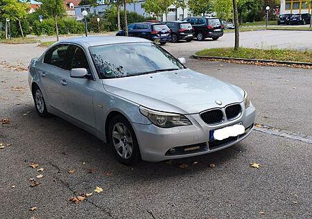 BMW 525i A -
