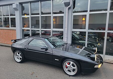 Porsche 928 GTS Strosek *Leder Cedargrün*