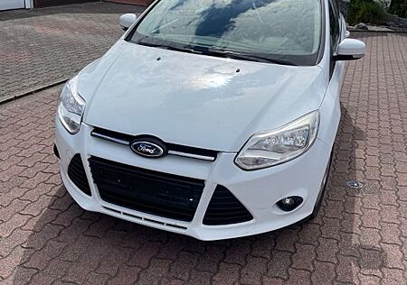 Ford Focus 1,0 EcoBoost 92kW SYNC Edition Turnier...
