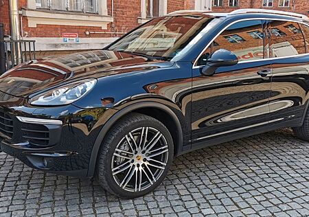Porsche Cayenne 4.2S Diesel Panorama Standheizung Chrono