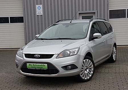 Ford Focus 1.6 Turnier Titanium / LEDER / NAVI / AHK