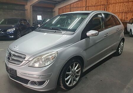 Mercedes-Benz B 200 B -Klasse 200 CDI / Navi_Xenon_PDC_Pano