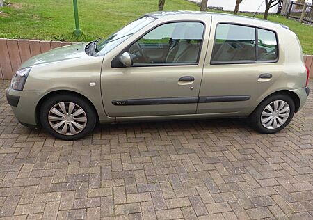 Renault Clio 1.2 16V Privilege Expression