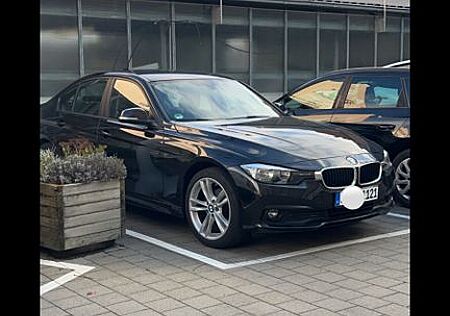 BMW 318i -