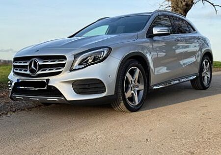 Mercedes-Benz GLA 200 AMG Line