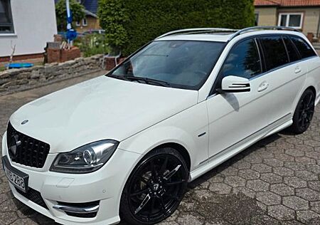 Mercedes-Benz C 200 T CGI AMG Paket