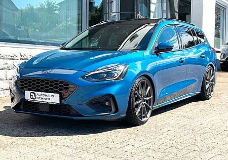 Ford Focus Turnier 2.3 EcoBoost ST