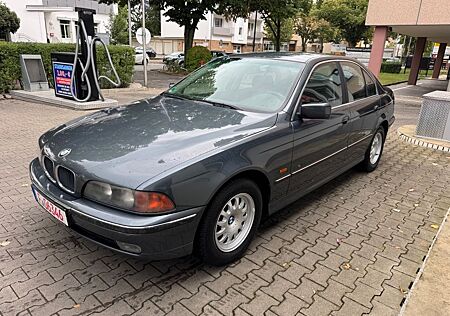 BMW 520i