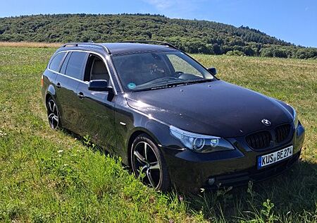 BMW 523i A touring -
