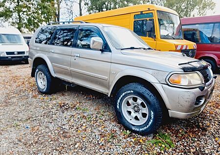 Mitsubishi Pajero Sport 2.5 TD / 4x4
