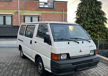 Mitsubishi L300
