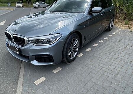 BMW 530d xDrive Touring A -