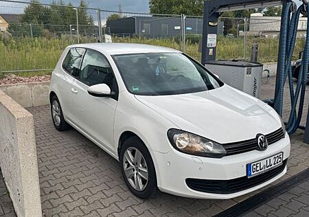 VW Golf Volkswagen V / Frisch TÜV / Top Zustand / Neue Reifen